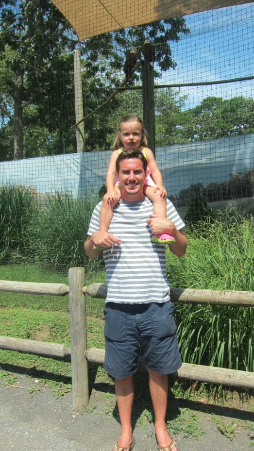 Daddy + Elodie at the zoo